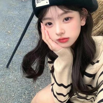 系统赋我双休，震惊女帝老婆